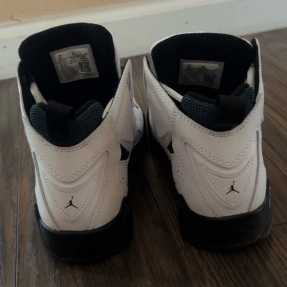 Jordan True Flights - Picture 3 of 6